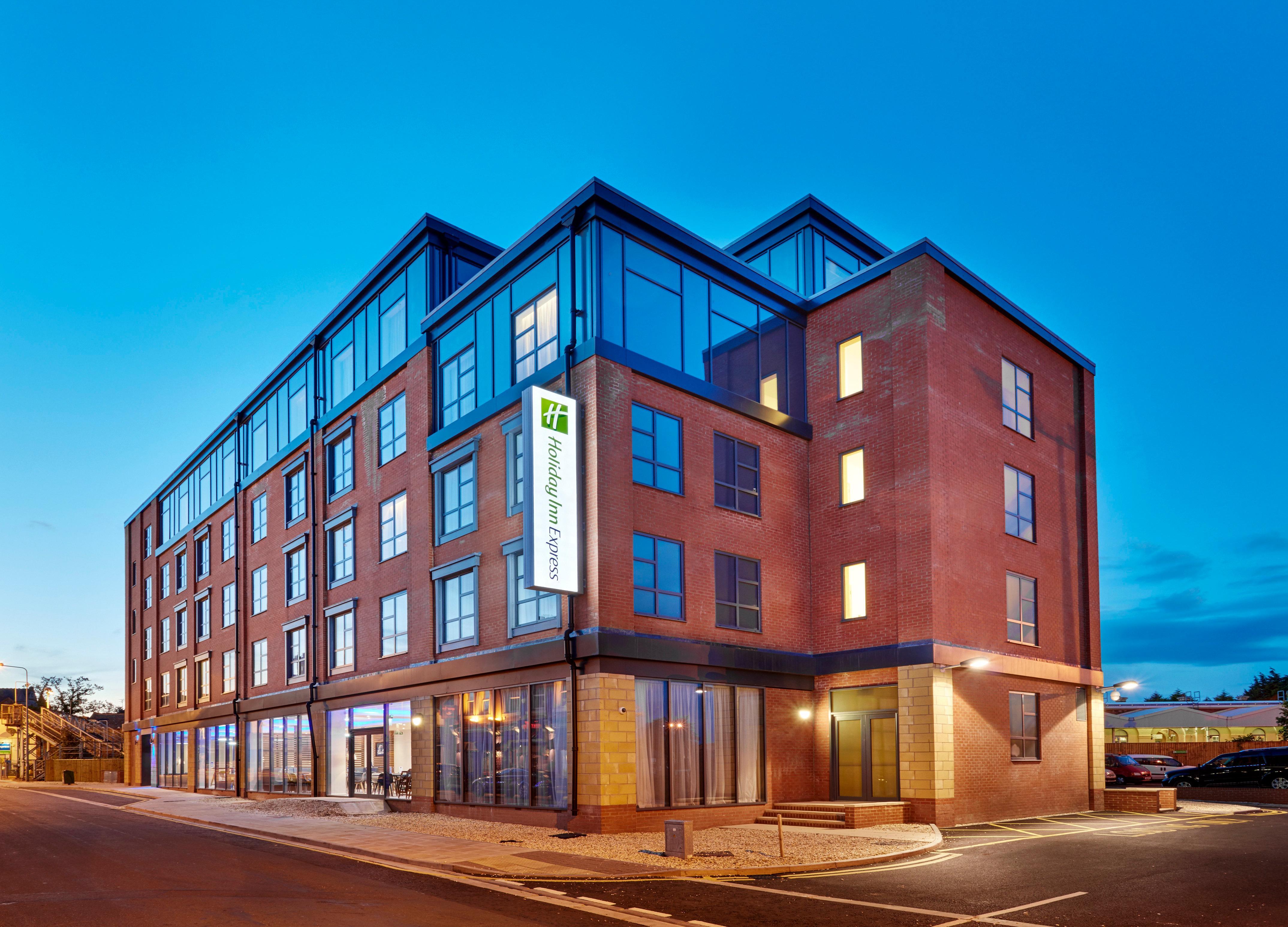 Holiday Inn Express Grimsby By Ihg מראה חיצוני תמונה